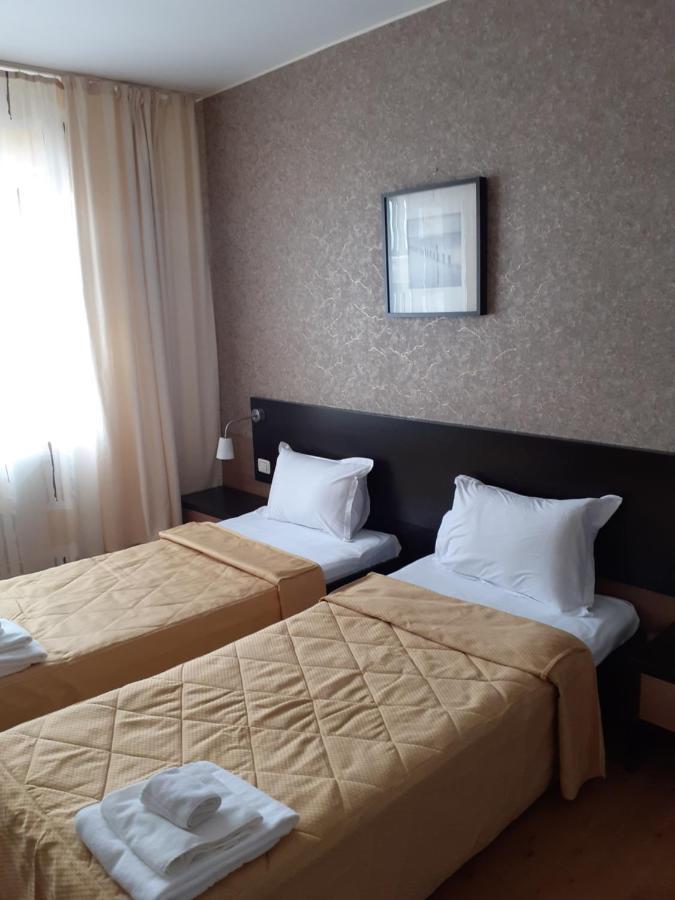 Hotel Nord Ploieşti Extérieur photo