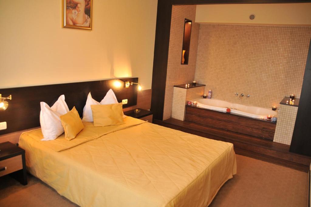 Hotel Nord Ploieşti Extérieur photo