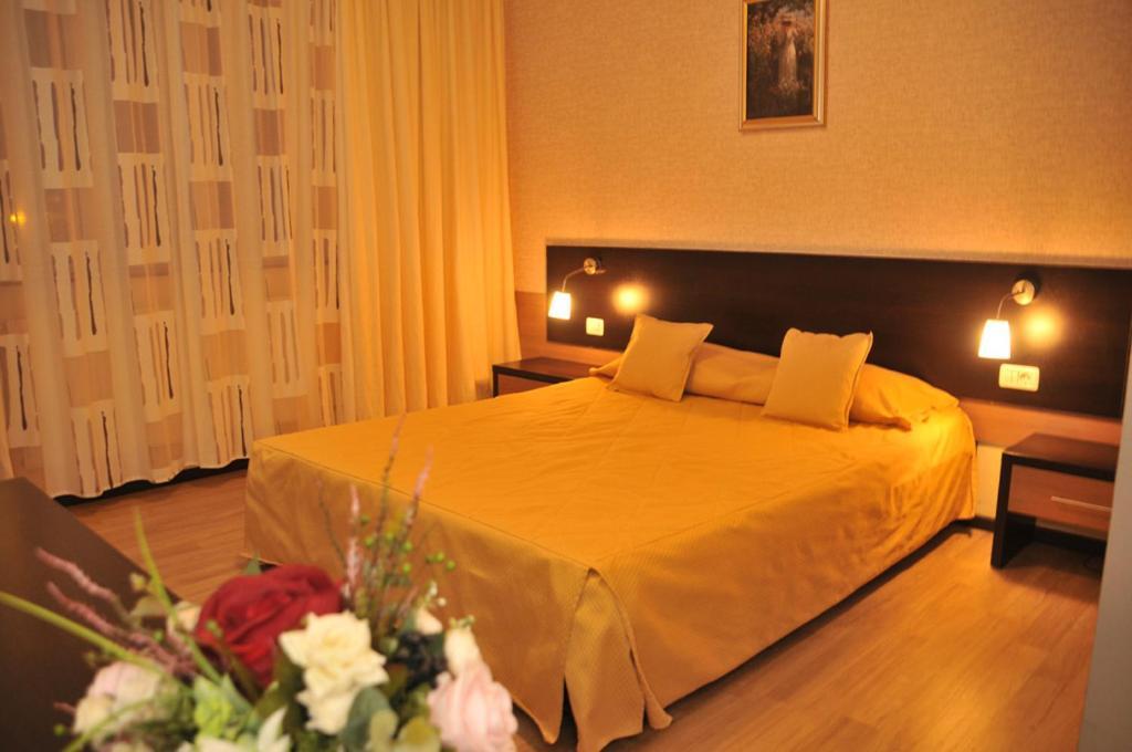 Hotel Nord Ploieşti Extérieur photo